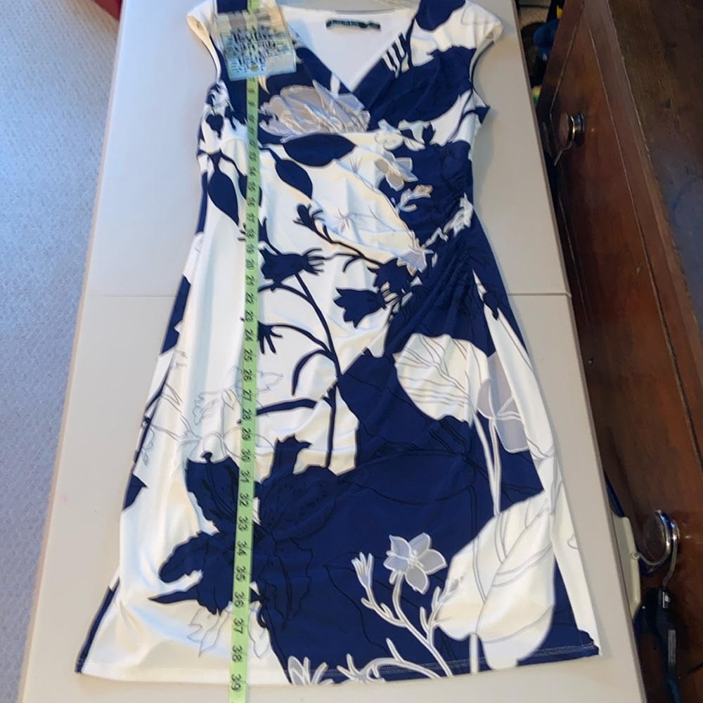 Lauren Ralph Lauren White & Navy Blue Floral V-Neck Dress - Picture 4 of 9